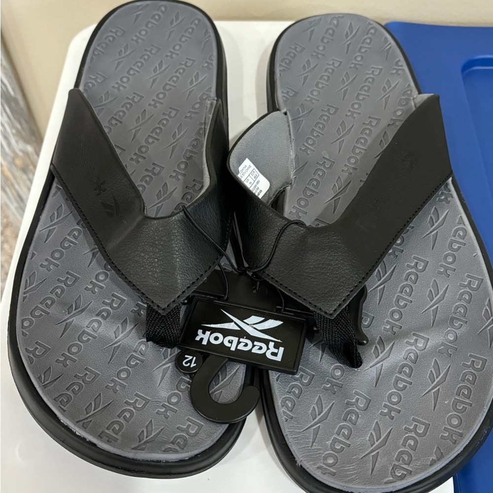 Reebok Men’s Sandals Shoes 12 NEW Black Slip On